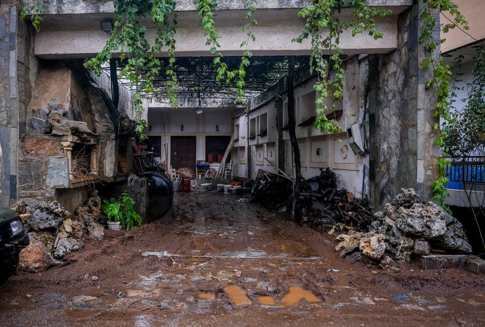 Εικόνες βιβλικής καταστροφής στην Κρήτη: Λάσπες παντού και απόγνωση