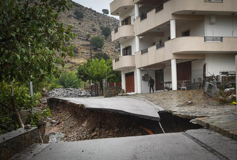 «Αυτό το πράγμα δεν έχει ξαναγίνει»: Μεγάλες καταστροφές στην Κρήτη - Σε απόγνωση οι κάτοικοι