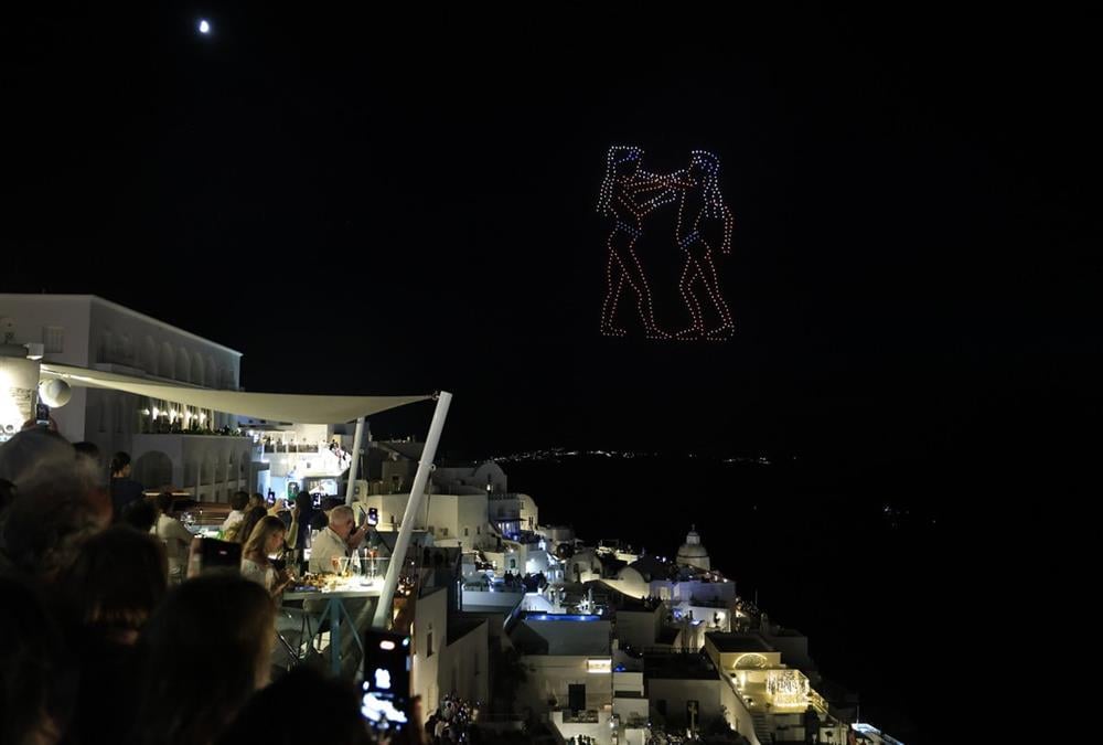 Καθηλωτικές εικόνες από την αναπαράσταση της έκρηξης του ηφαιστείου της Σαντορίνης
