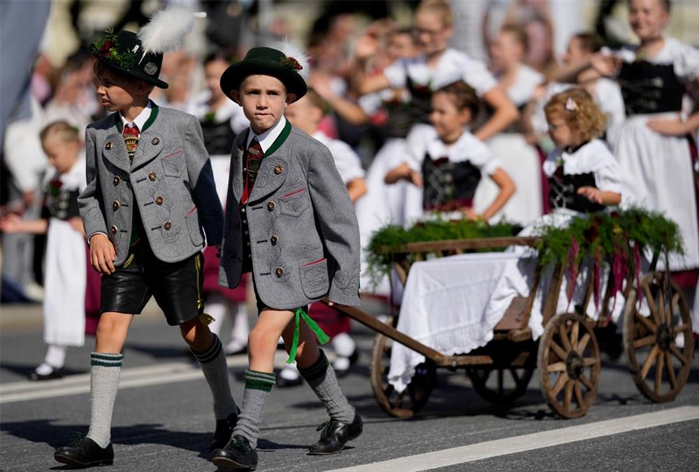 Το Oktoberfest άνοιξε στο Μόναχο! Δείτε τις καλύτερες φωτογραφίες