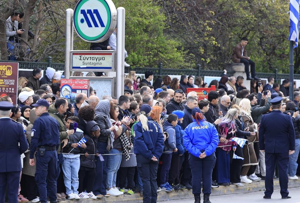 Η μεγάλη στρατιωτική παρέλαση για την 25η Μαρτίου στο Σύνταγμα - Τα νέα οπλικά συστήματα