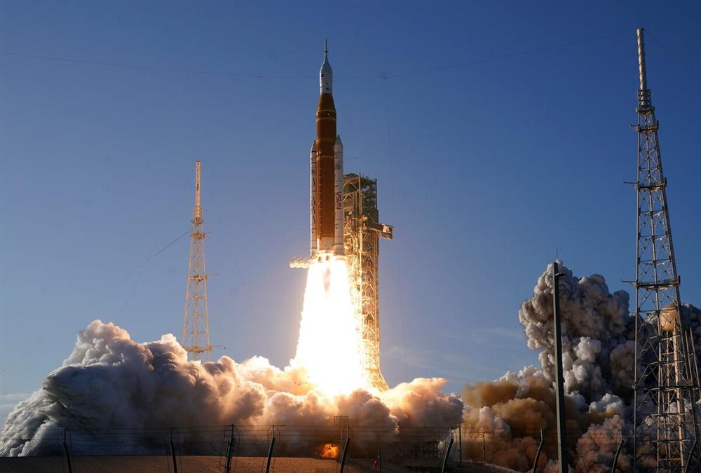 Η πρώτη αποστολή της NASA στο Φεγγάρι μετά από σχεδόν 54 χρόνια - Εντυπωσιακές εικόνες