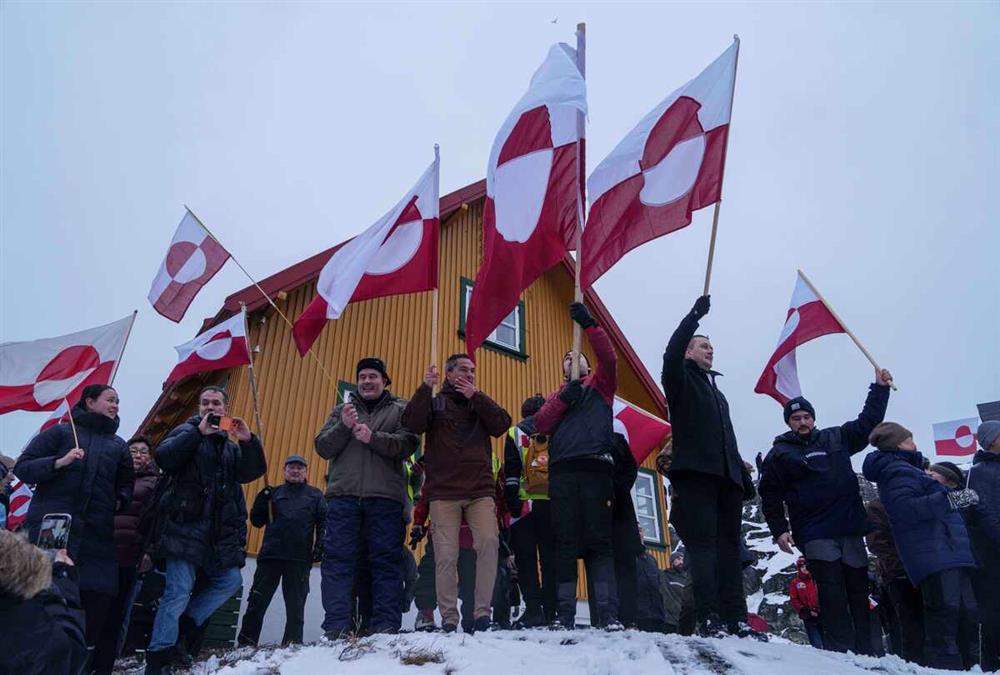 «Κάτω τα χέρια από τη Γροιλανδία»: Μαζικές διαδηλώσεις σε Γροιλανδία και Δανία ενάντια στις αμερικανικές βλέψεις