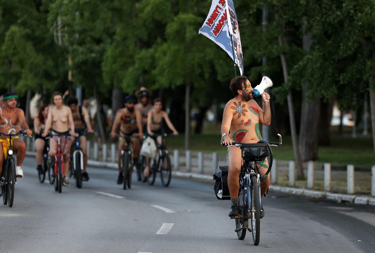 Το γυμνό μας σώμα δεν είναι προσβολή»: Πραγματοποιήθηκε η 17η Διεθνής Γυμνή  Ποδηλατοδρομία στη Θεσσαλονίκη | Έθνος