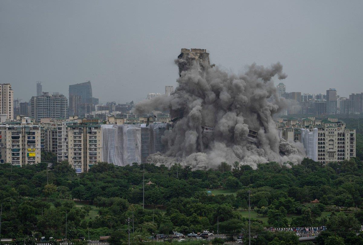Ινδία: Κατεδάφισαν ουρανοξύστες 103 μέτρων - Σοκάρουν οι εικόνες της... μεγάλης πτώσης ΒΙΝΤΕΟ