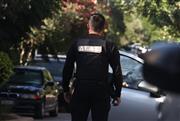 Έρευνες στα σπίτια των ακροδεξιών που μαχαίρωσαν τον 32χρονο στην Ελευσίνα - Τι εντόπισαν οι αστυνομικοί