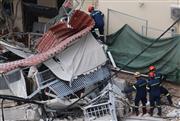 Συναγερμός μετά την κατάρρευση πολυκατοικίας στα Πετράλωνα: Στο μικροσκόπιο μέτρα ασφαλείας στις οικοδομές και ανθεκτικότητα του κτιριακού αποθέματος