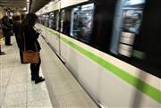 Κάθε χρόνο και λιγότερα τα δρομολόγια στο μετρό ενώ οι επιβάτες αυξάνονται - Τι δείχνουν τα στοιχεία
