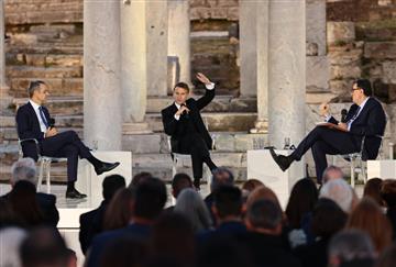 article square background image