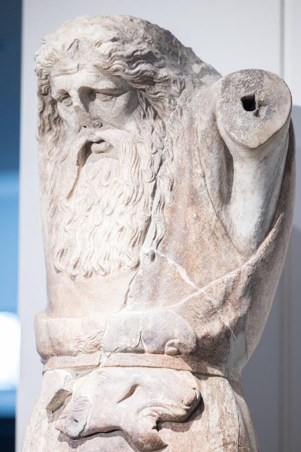 Στιγμιότυπο από την παρουσίαση των αγαλμάτων (ΑΧΙΛΛΕΑΣ ΧΗΡΑΣ/ΑΠΕ-ΜΠΕ) Στιγμιότυπο από την παρουσίαση των αγαλμάτων (ΑΧΙΛΛΕΑΣ ΧΗΡΑΣ/ΑΠΕ-ΜΠΕ)