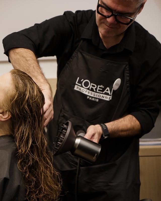 Παγκόσμια Ημέρα Εθελοντισμού 2025 στο Κοινωνικό Κομμωτήριο του Δήμου Αθηναίων 