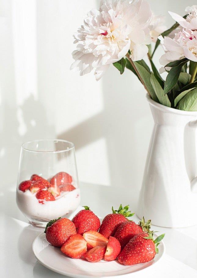 Οι φράουλες δίνουν ελάχιστες θερμίδες: μόνο 32 ανά 100 γρ. | Εικόνα: Unsplash