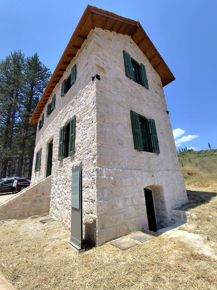 Έργα αποκατάστασης στο πρώην βασιλικό κτήμα στο Τατόι από το υπουργείο πολιτισμού