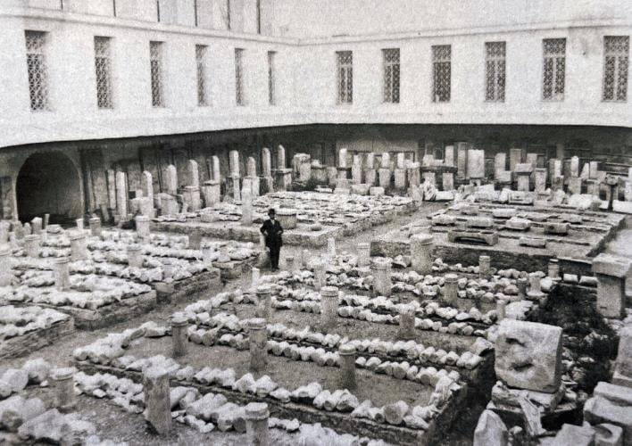 Αυλή Επιγραφικού. Εποχή Ziller (1887-1889) (ΥΠΠΟΑ) Αυλή Επιγραφικού. Εποχή Ziller (1887-1889) (ΥΠΠΟΑ)