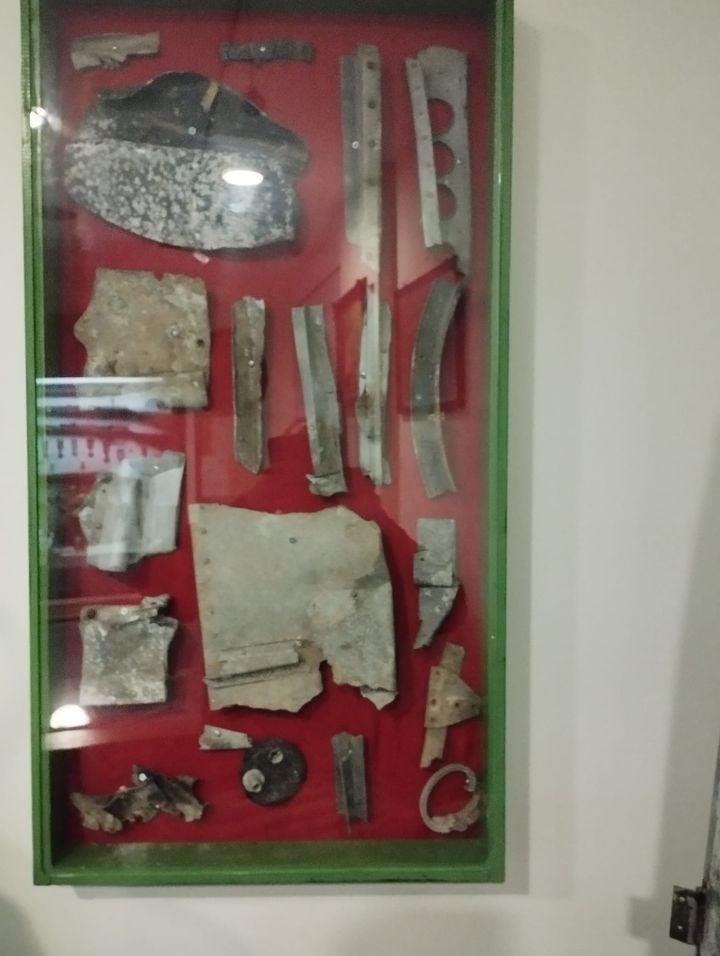 Κομμάτια από το γερμανικό πολεμικό αεροσκάφος που φύλαξαν για 60 χρόνια ο Μηνάς και η Μαρία Ιακωβίδη και δώρισαν στο μουσείο Αλοννήσου