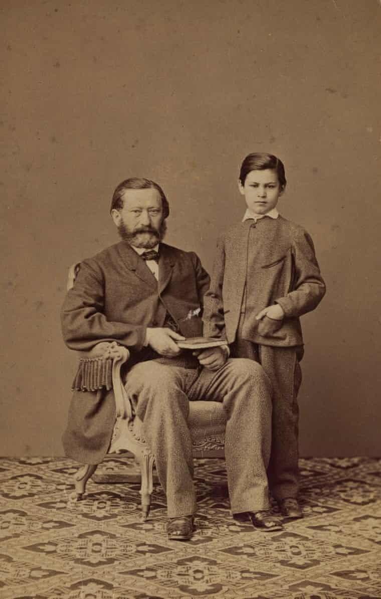 Ο Σίγκμουντ Φρόυντ και ο πατέρας του, Γιάκομπ, αυτοδίδακτος έμπορος μαλλιού, το 1864. Μουσείο Φρόυντ Λονδίνο