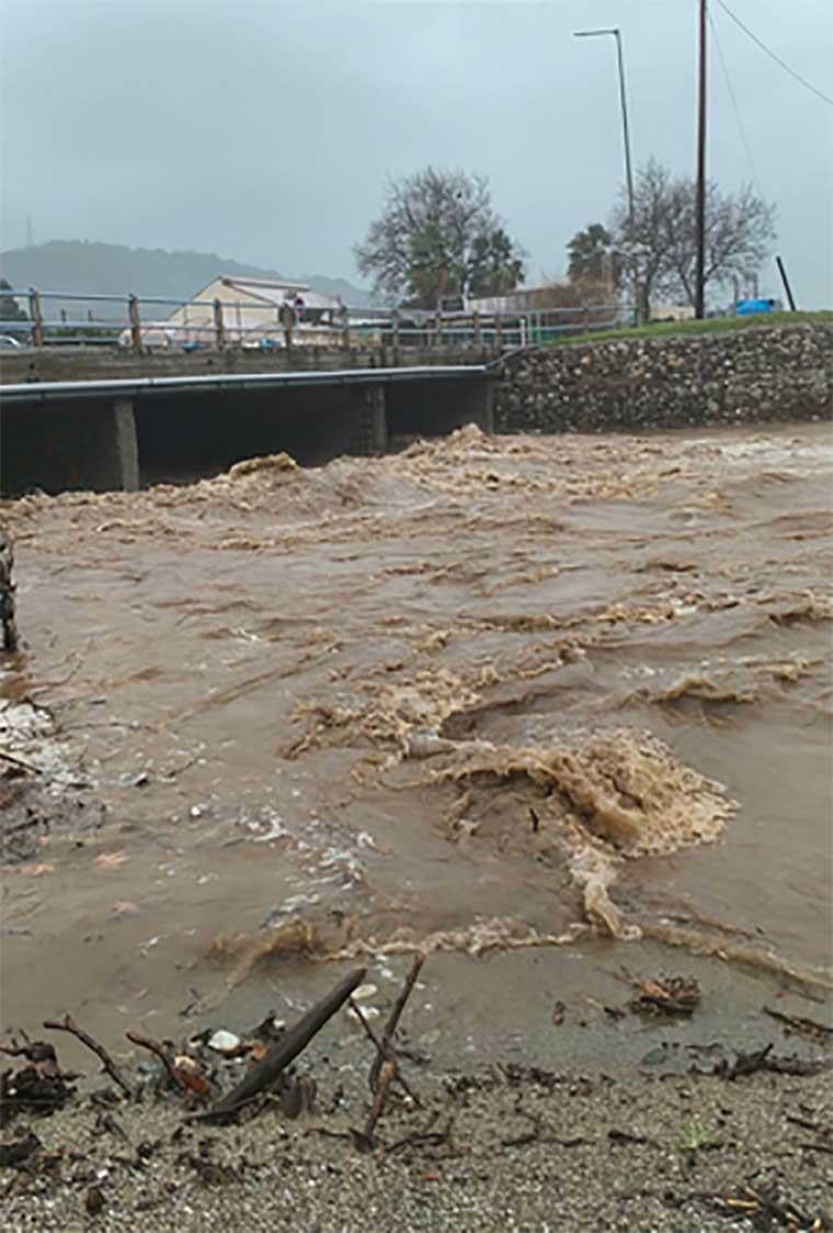 Κακοκαιρία στη Λάρισα Κακοκαιρία στη Λάρισα