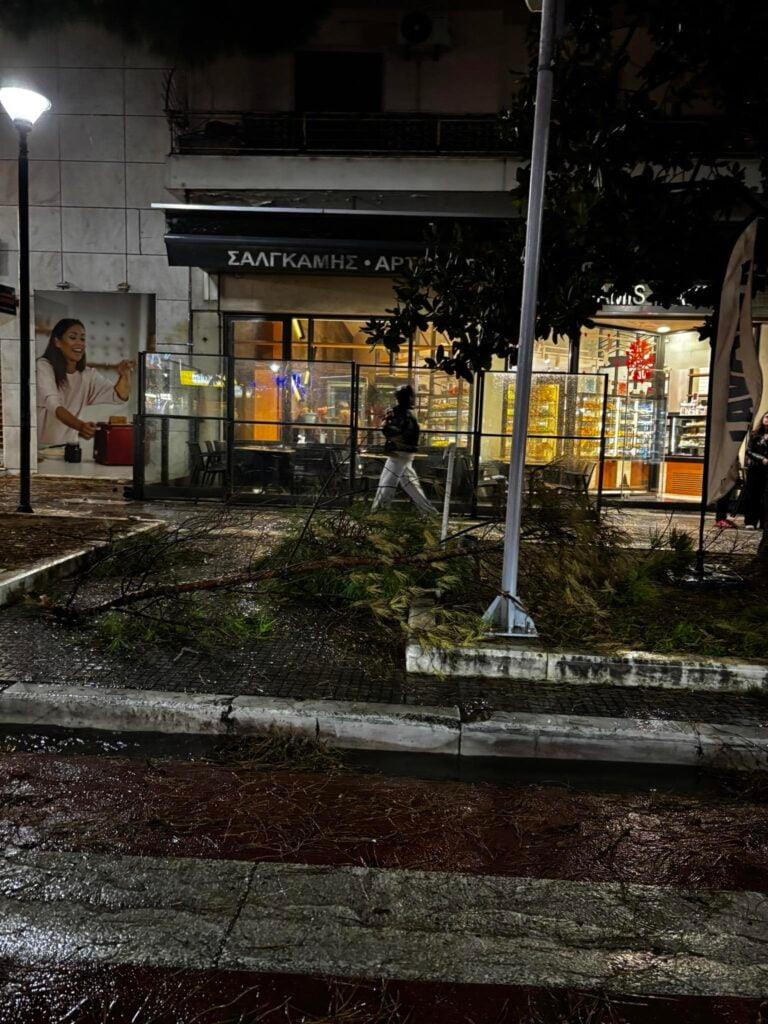 Η κακοκαιρία σάρωσε την Αλεξανδρούπολη (evros24.gr)