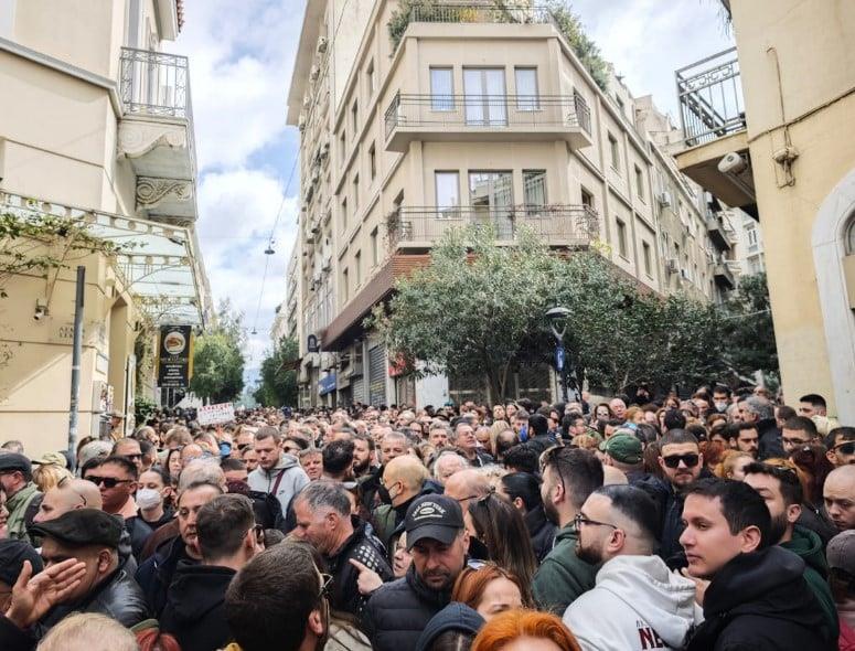 Το αδιαχώρητο στη γωνία Περικλέους και Λέκκα