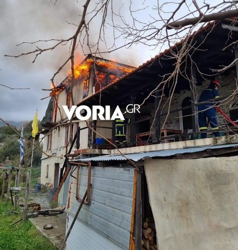 Φωτιά στο Άγιον Όρος: Στις φλόγες το Ιερό Καλύβι της Ζωοδόχου Πηγής
