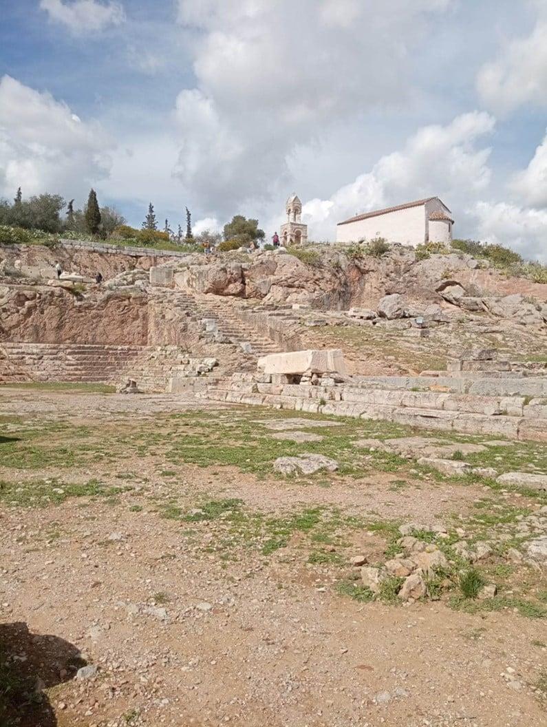 Φωτογραφίες της Κ.Γ. από τον αρχαιολογικό χώρο της Ελευσίνας