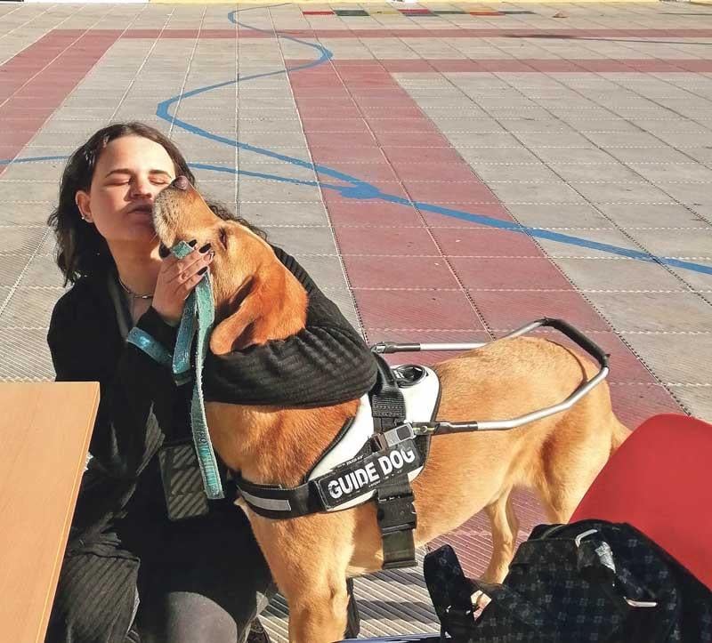 Η Άννα Μπαλάν με τον σκύλο της Νίτρο