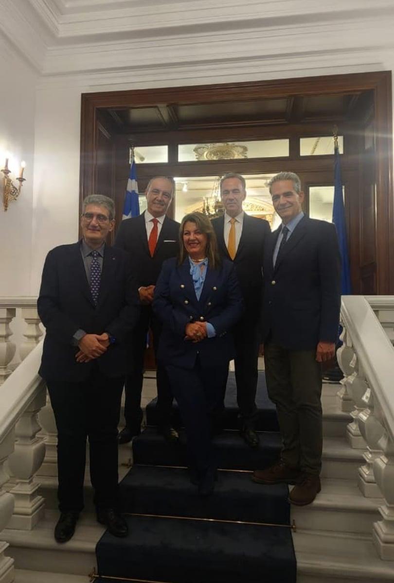 Ρέον φως-Γένεσις: Η νέα εικαστική γλώσσα του Νίκου Κασέρη στην Κωνσταντινούπολη