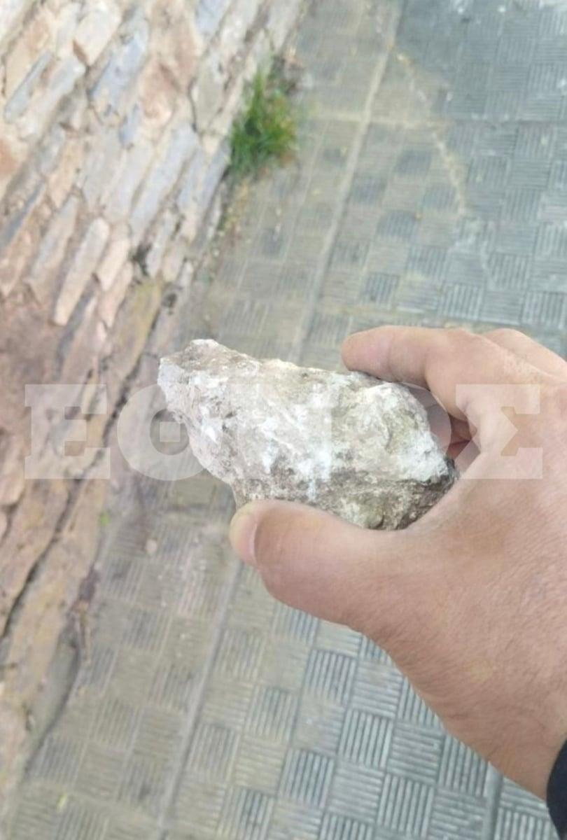 Διανομέας επιτέθηκε σε πέντε γυναίκες με πέτρες στο πρόσωπο