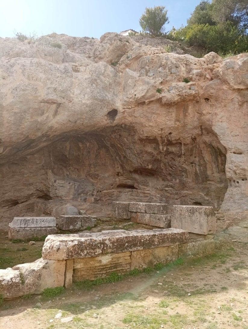Φωτογραφίες της Κ.Γ. από τον αρχαιολογικό χώρο της Ελευσίνας