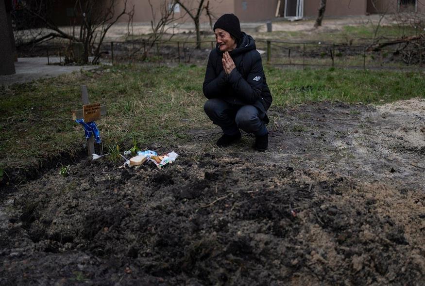 Εικόνες φρίκης στην Μπούχα της Ουκρανίας (AP)