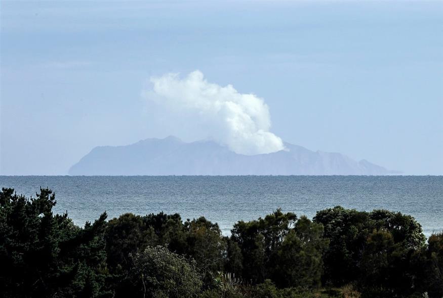 Έκρηξη του ηφαιστείου στο White Island της Νέας Ζηλανδίας (AP Photo/Mark Baker, File)