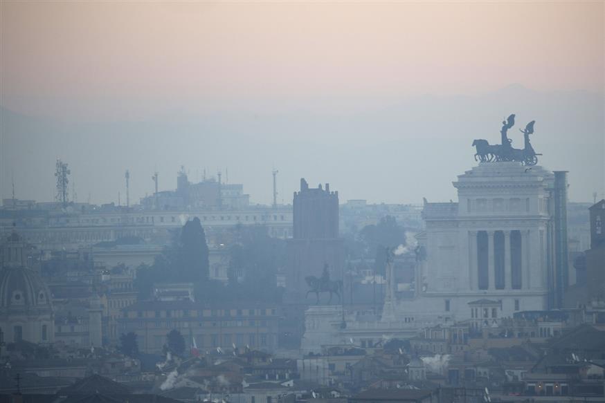 Ατμοσφαιρική ρύπανση στη Ρώμη (AP Photo/Alessandra Tarantino)