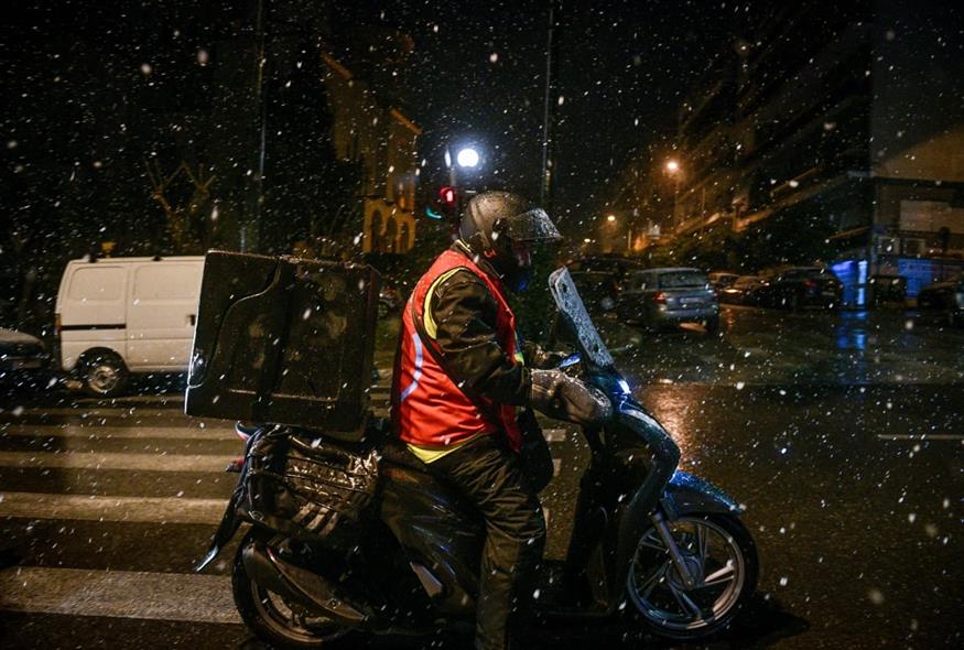 Ντελιβεράς (EUROKINISSI/ΤΑΤΙΑΝΑ ΜΠΟΛΑΡΗ)