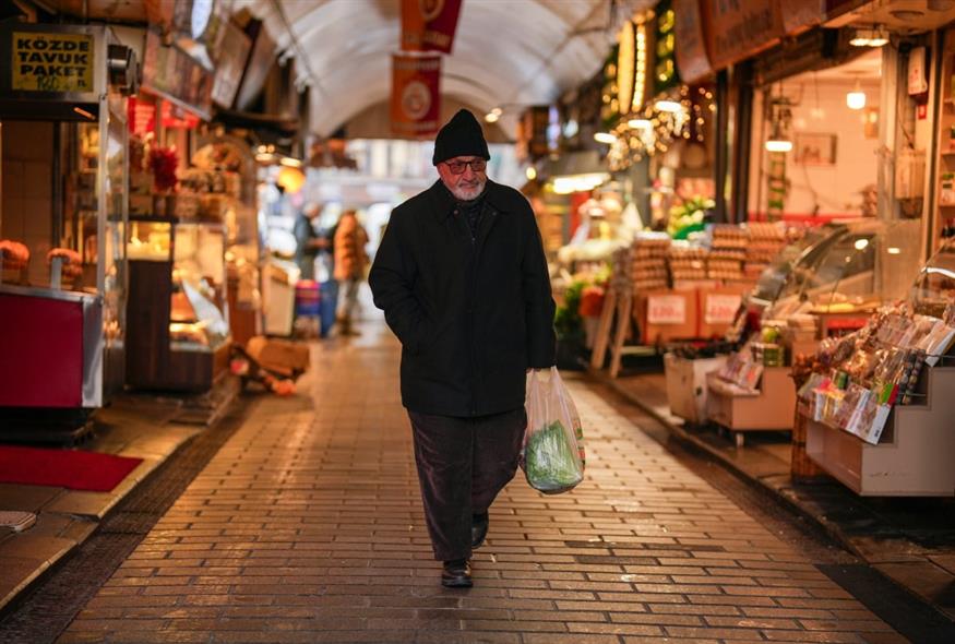 Υπαίθρια αγορά στην Τουρκία (AP Photo/Francisco Seco)