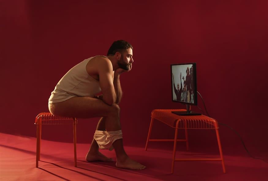 Ο Βασίλης Βηλαράς αναμετριέται με την Pop Μυθολογία μιας ολόκληρης γενιάς (Copyright: Άλεξ Βηλαράς)