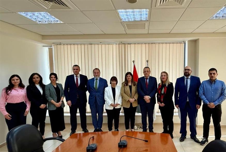 Στη Ραμάλα αντιπροσωπεία του ΣΥΡΙΖΑ Στη Ραμάλα αντιπροσωπεία του ΣΥΡΙΖΑ