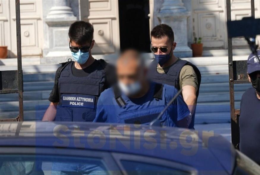Αστυνομικός κατηγορείται για βιασμό 14χρονης / stonisi.gr