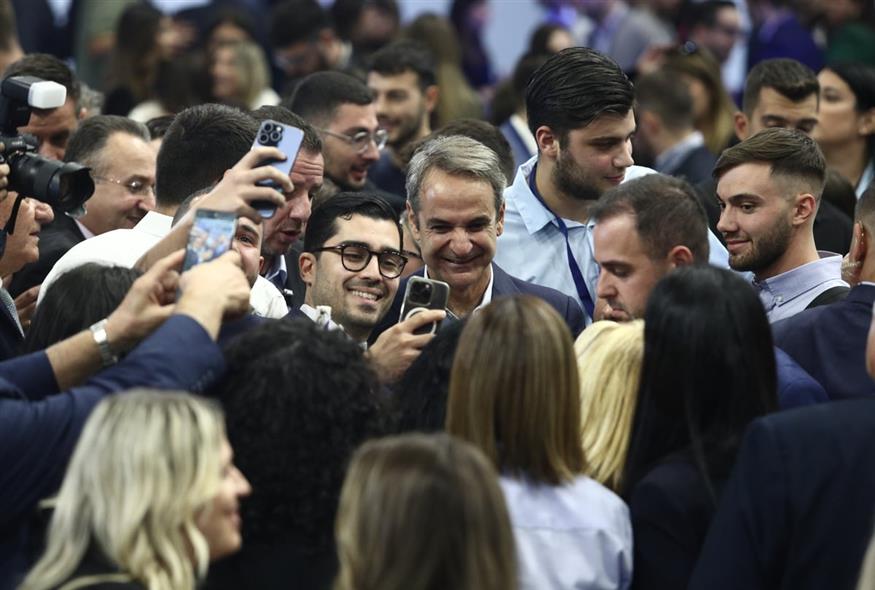 Μητσοτάκης στο συνέδριο της ΟΝΝΕΔ Μητσοτάκης στο συνέδριο της ΟΝΝΕΔ