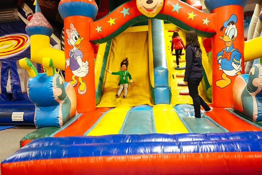 τραμπολίνο