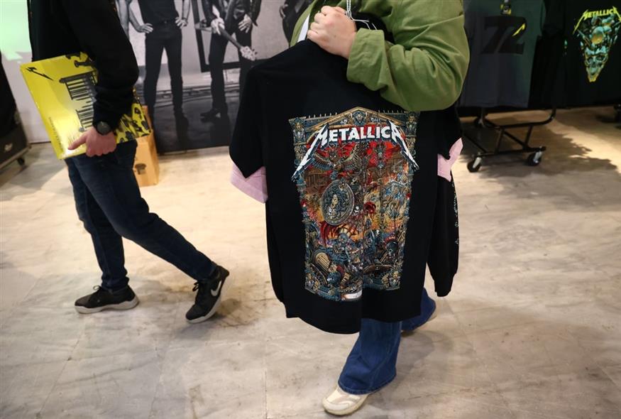 Η συλλεκτική μπλούζα των Metallica για το live της Αθήνας (INTIME NEWS / ΒΛΑΣΣΟΠΟΥΛΟΥ ΙΣΜΗΝΗ)