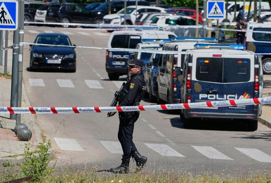 Ισπανική αστυνομία (AP Photo/Paul White)