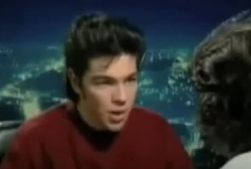 Ο Αλέξης Τσίπρας σε τηλεοπτική του συνέντευξη στα 90's (Video Capture)