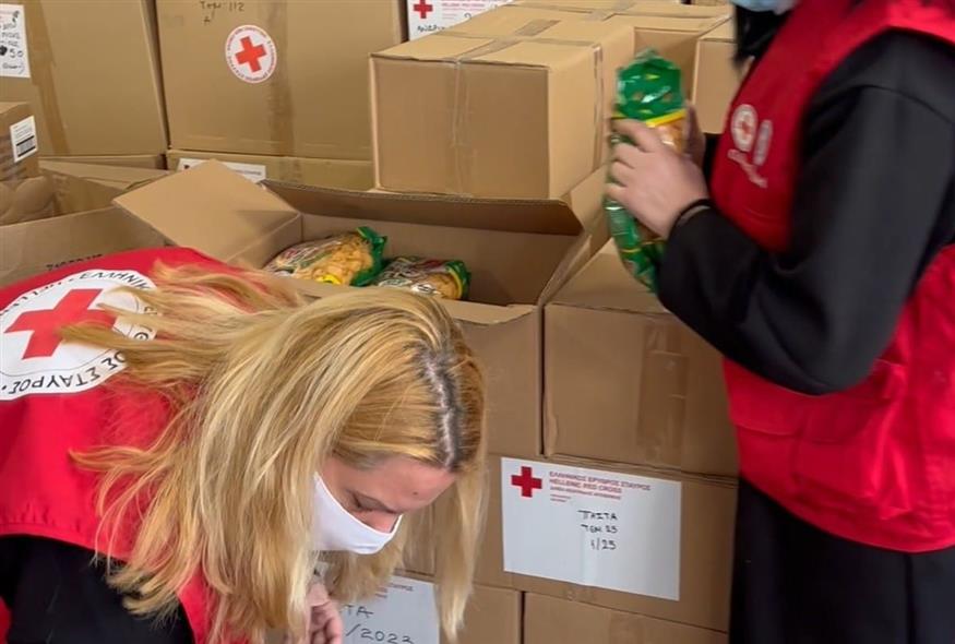 Ανθρωπιστική βοήθεια του ελληνικού Ερυθρού Σταυρού στην Τουρκία (Eurokinissi)
