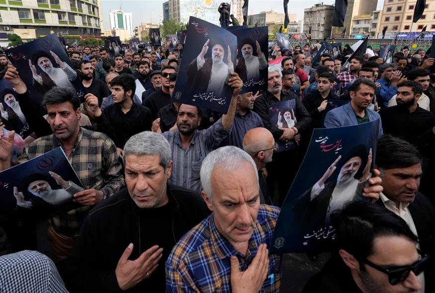 Θρήνος στο Ιράν για τον θάνατο του Εμπραχίμ Ραϊσί/ ΑP (gallery)