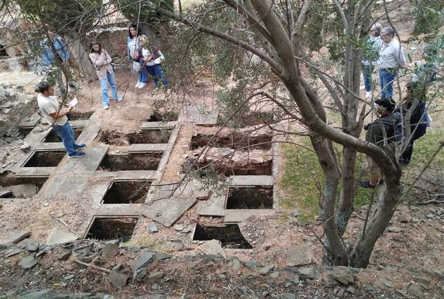 Ζωντανοί νεκροί στη ζωή και στον τάφο για τους τρόφιμους του Λωβοκομείου Χίου