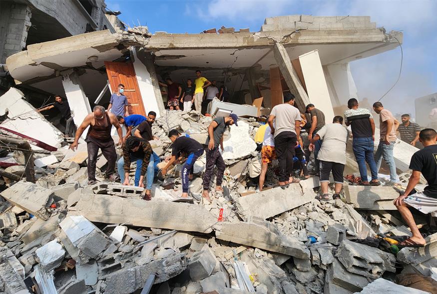 Δεκάδες οι νεκροί και οι τραυματίες από τους ισραηλινούς βομβαρδισμούς στη Γάζα (gallery)