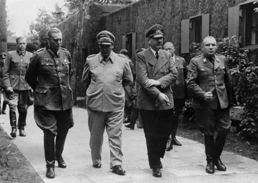 Ο Χίτλερ και οι αξιωματούχοι του σχεδίασαν στη Φωλιά του Λύκου εκστρατείες και σφαγές...