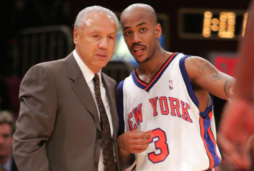 Ο Λένι Γουίλκενς ως προπονητής των Νικς (AP)