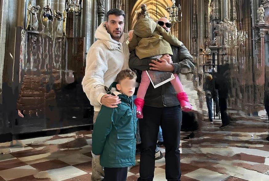 Ο Παντελής Τουτουντζής μαζί με την οικογένειά του (Copyright: Instagram)