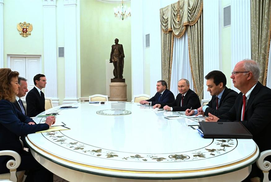 Συνομιλίες στο Κρεμλίνο (Kristina Kormilitsyna/Sputnik, Kremlin Pool Photo via AP)